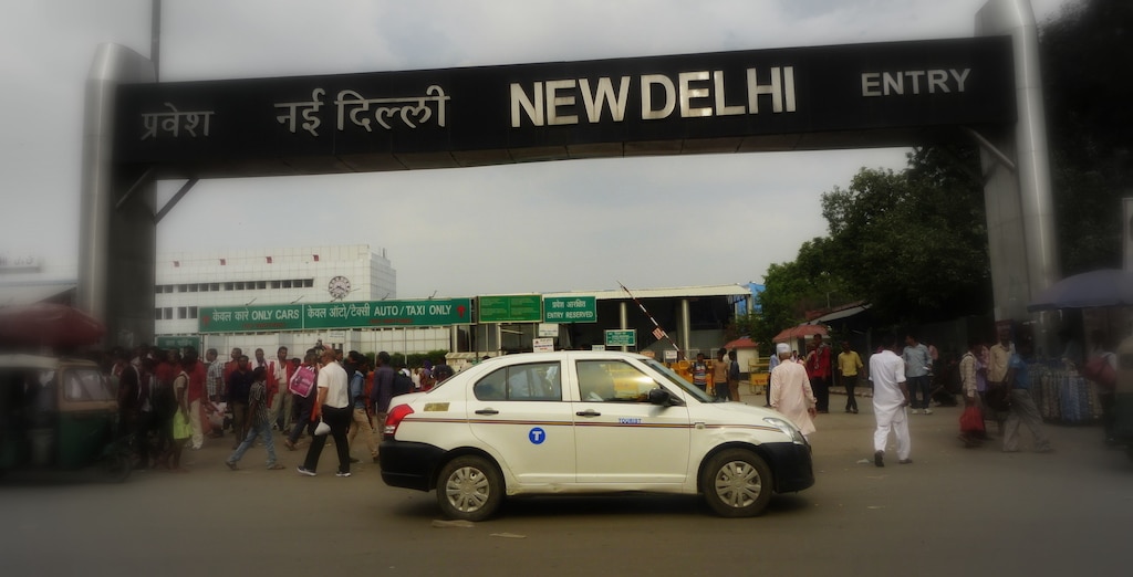 Cashless, Cheaper, Smart way to see Delhi : App based cabs